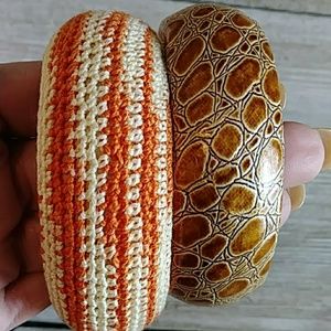 Set of 2 solid bangle bracelets